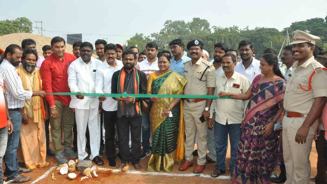 గ్రామీణ క్రీడాకారులు రాణించాలి