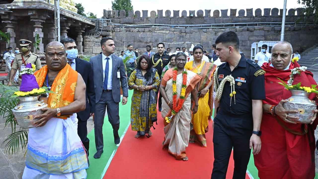 శ్రీశైలంలో రాష్ట్రపతి సందడి