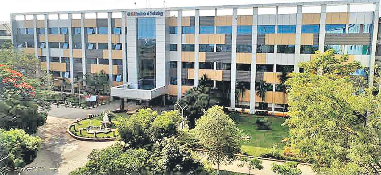 ఎంఎల్‌ఆర్‌ఐటీలో 104 యుటిలిటీ పేటెంట్లు