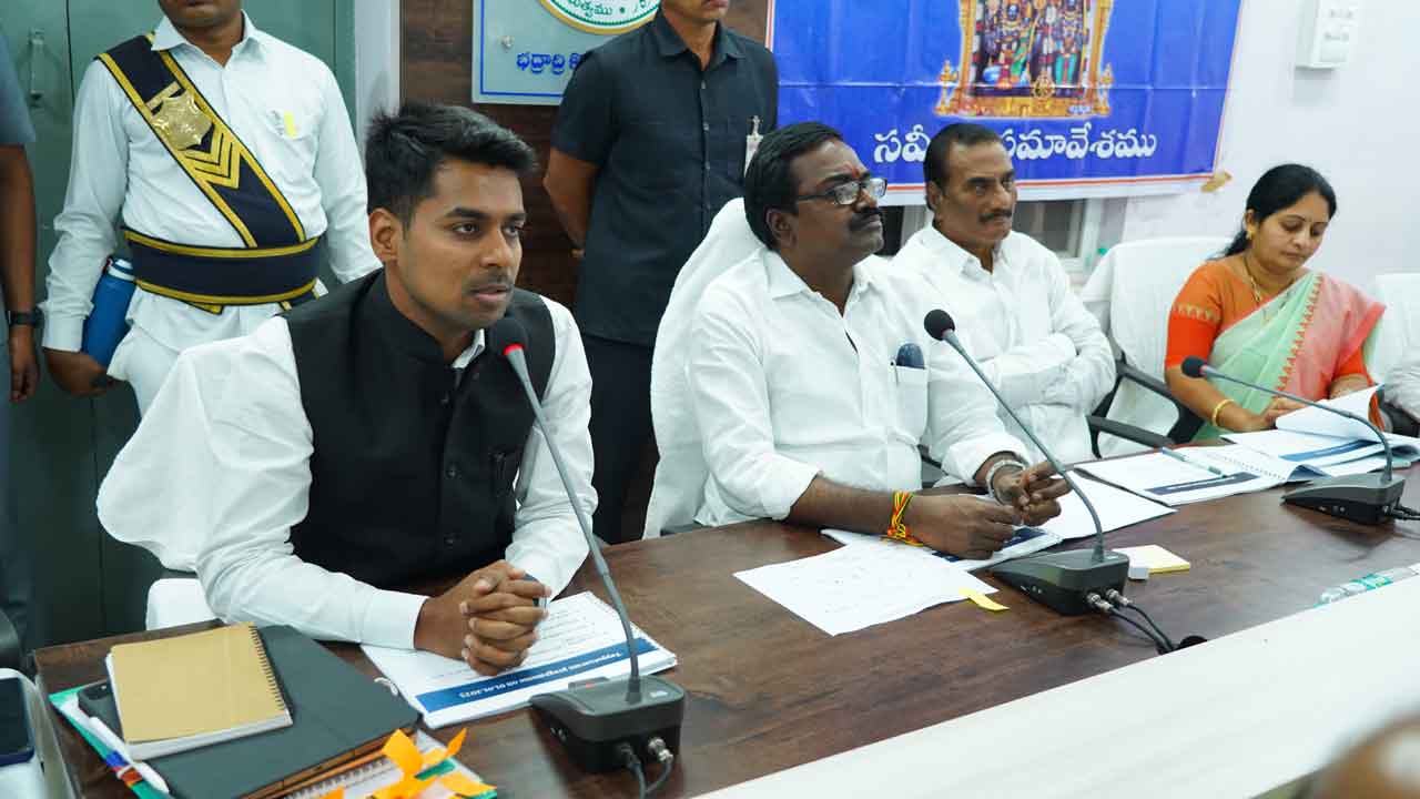 ముక్కోటిని తిలకించి.. భక్తజనం పులకించాలి