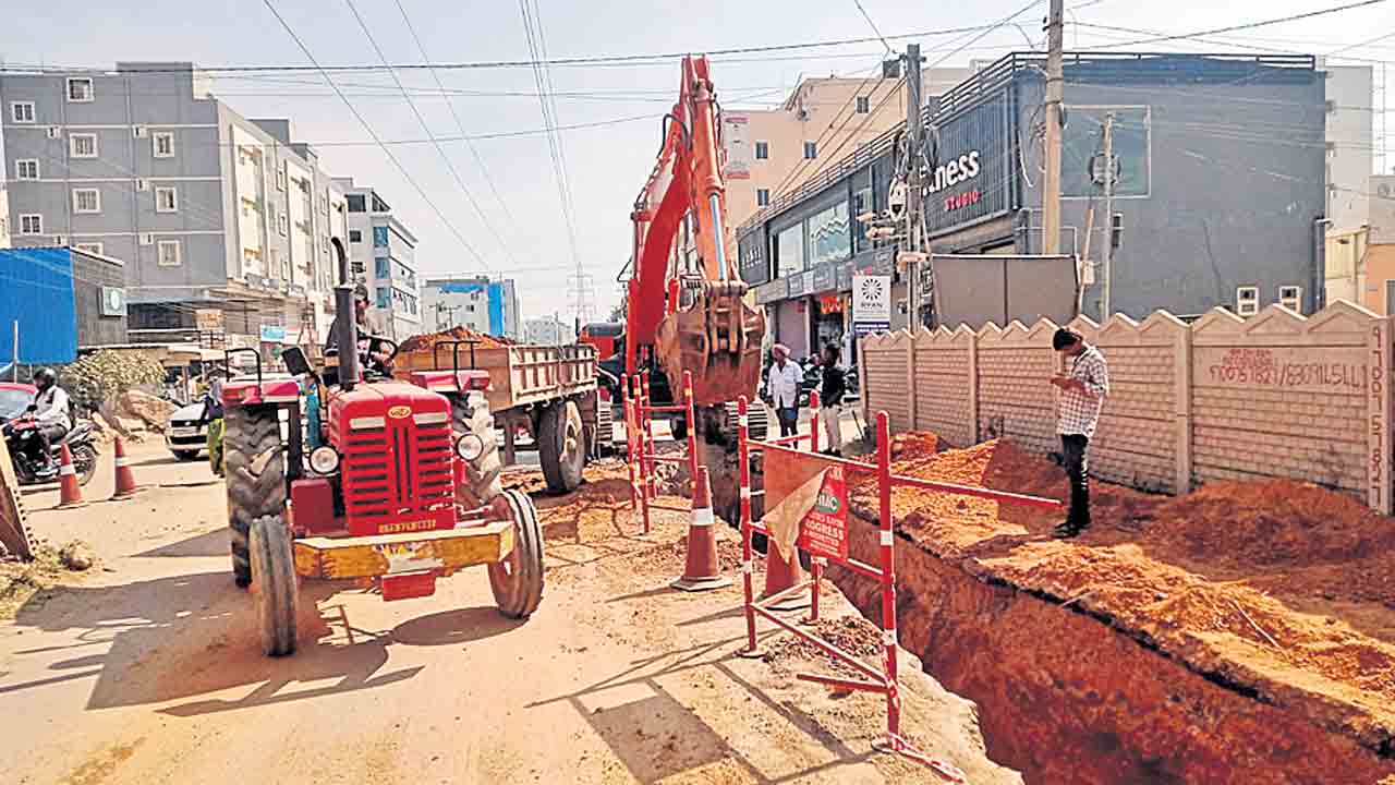 కొండాపూర్‌లో వేగంగా అభివృద్ధి పనులు