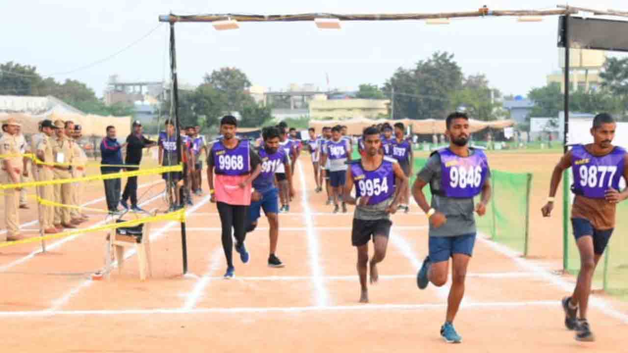 రెండో రోజు 273 మంది సెలెక్ట్‌