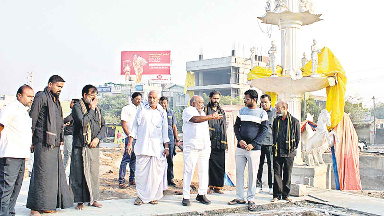 నెలలోపు అన్ని జంక్షన్ల పనులు పూర్తి