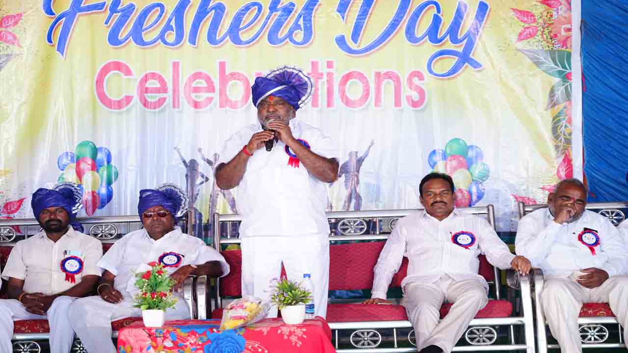 విద్యార్థులు కష్టపడి చదవాలి