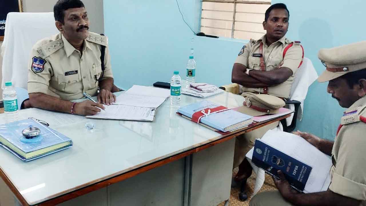 కేసుల విచారణలో అలసత్వం వీడాలి