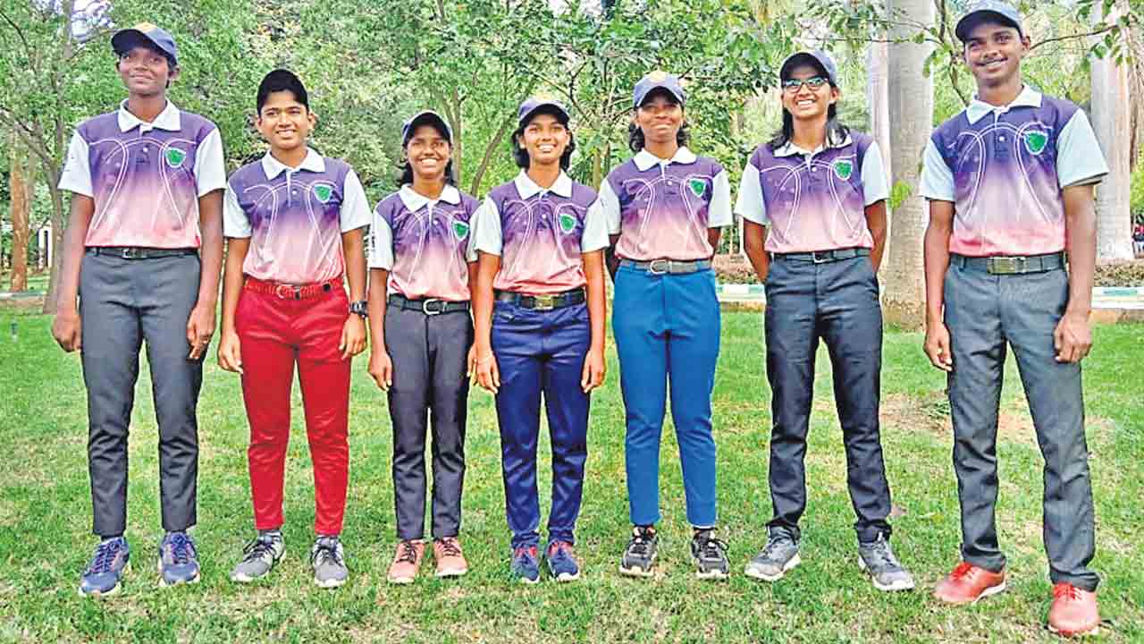 జాతీయ టోర్నీకి గురుకుల గోల్ఫర్లు