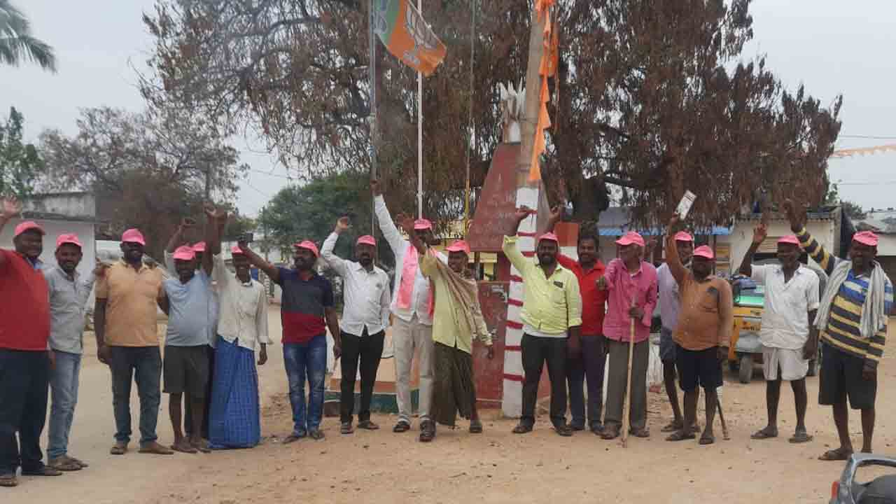 ఘనంగా బీఆర్‌ఎస్‌ ఆవిర్భావ వేడుకలు