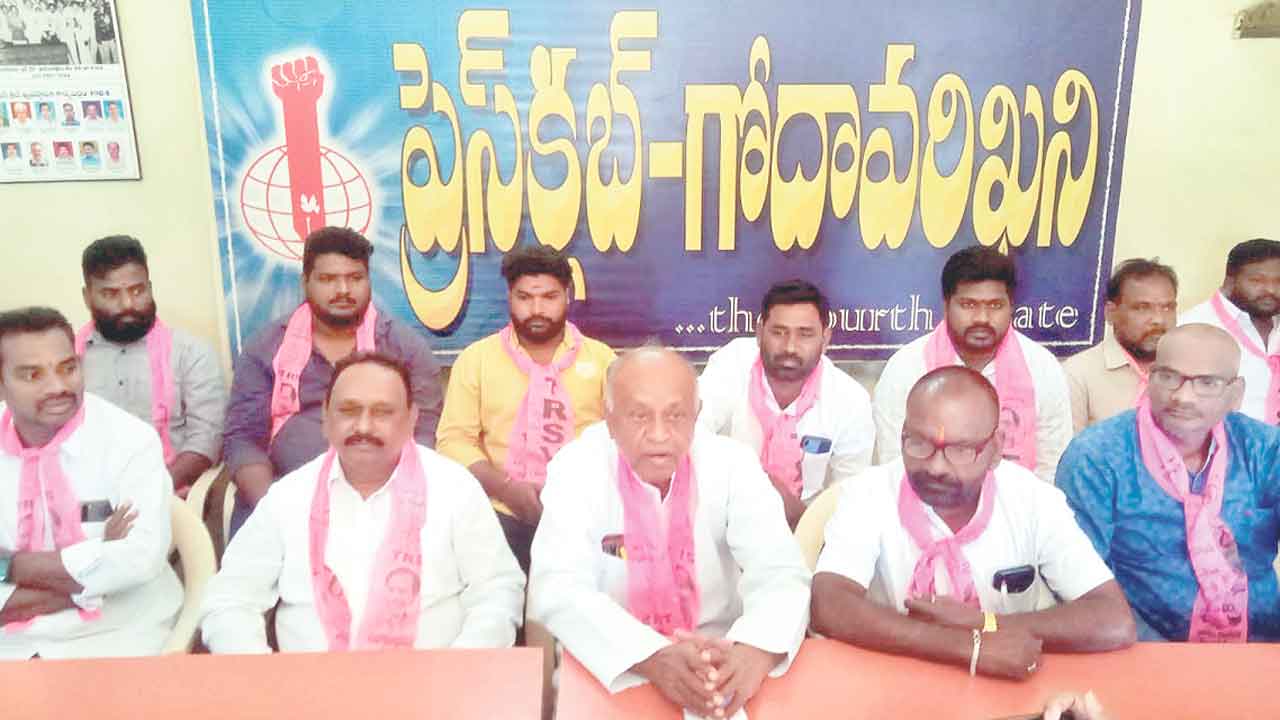 కేంద్రంపై ‘పోరు దీక్ష’కు తరలిరండి