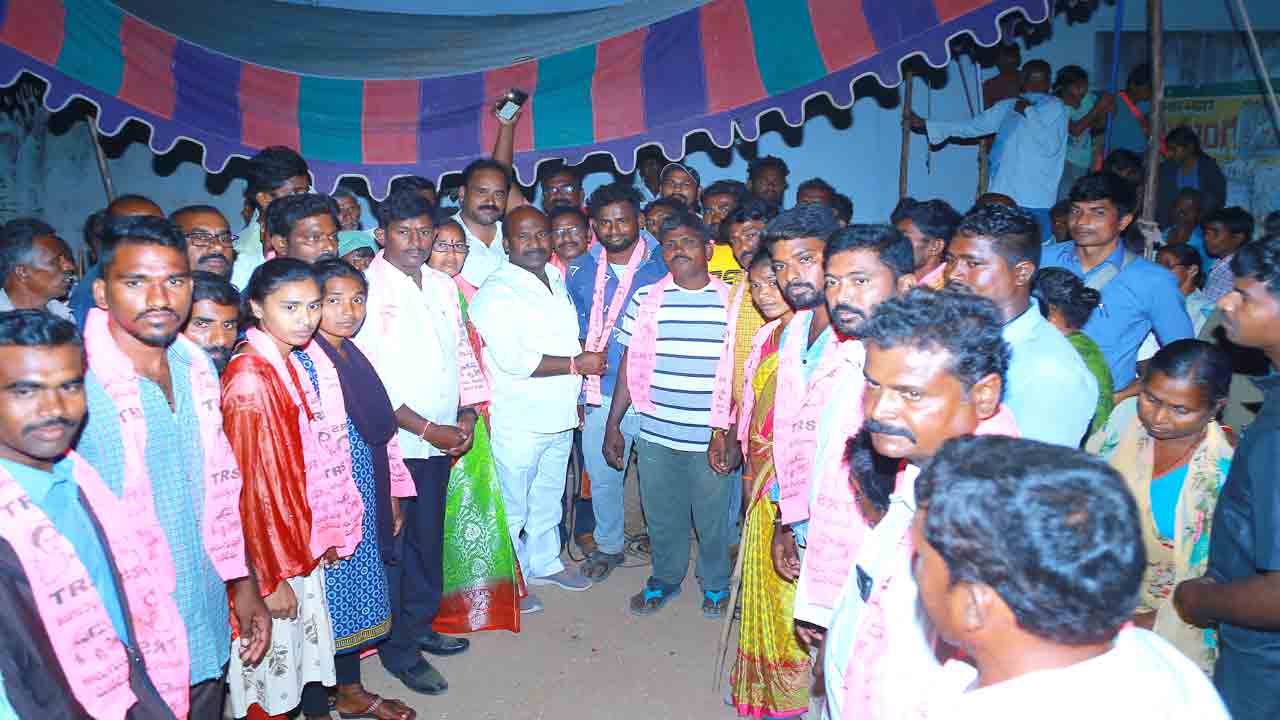 గ్రామాల్లో మౌలిక వసతులకు ప్రభుత్వం పెద్దపీట