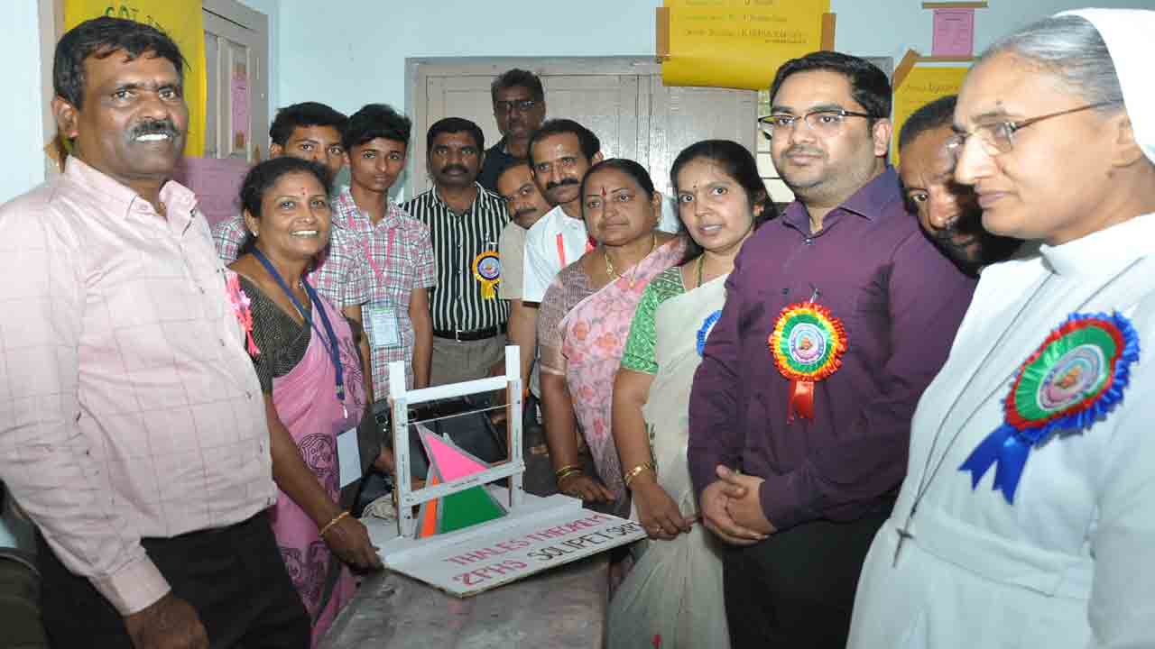 విద్యార్థుల్లో నైపుణ్యాలు గుర్తించి ప్రోత్సహించాలి