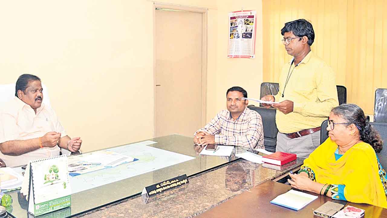 PM Kisan e-KYC l ఈ-కేవైసీని తప్పనిసరిగా చేయించుకోవాలి