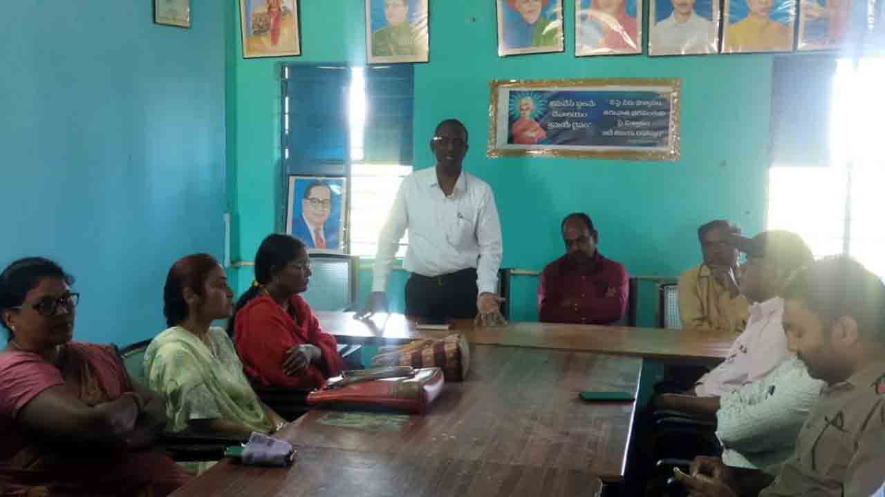 విద్యార్థులు ఉత్తమ ఫలితాలు సాధించాలి