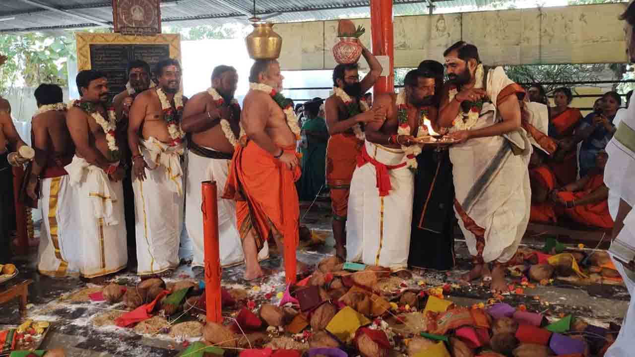 అట్టహాసంగా తెప్పోత్సవం