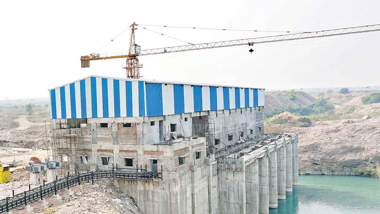 త్వరలో ట్రయల్న్‌.. చివరి దశకు చనాక-కొరాట ప్రాజెక్టు పనులు