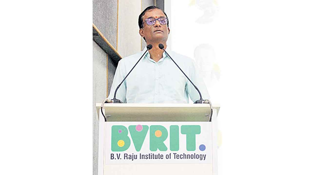 నూతన ఆవిష్కరణలు ప్రజలకు ఉపయోగపడాలి