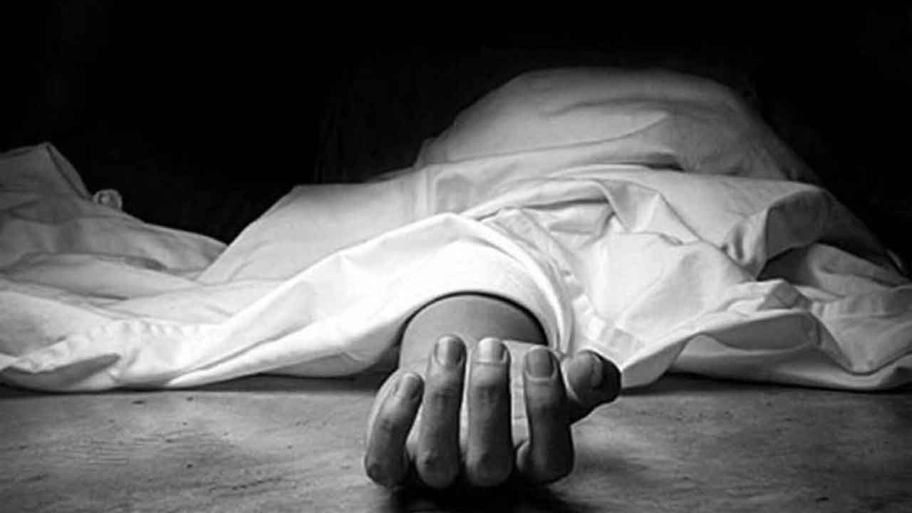 నంద్యాల పోలీస్‌స్టేషన్‌లో కానిస్టేబుల్‌ ఆత్మహత్య