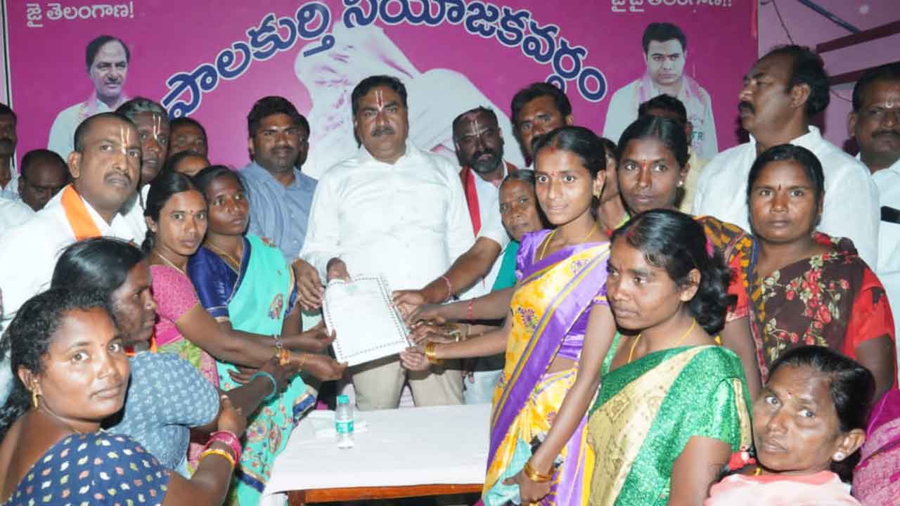 సీఎం కేసీఆర్‌ సభకు భారీగా తరలిరావాలి : మంత్రి ఎర్రబెల్లి