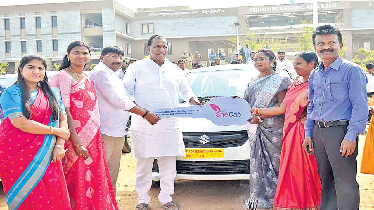 ఆడబిడ్డల ఆనందమే సీఎం కేసీఆర్‌ ధ్యేయం