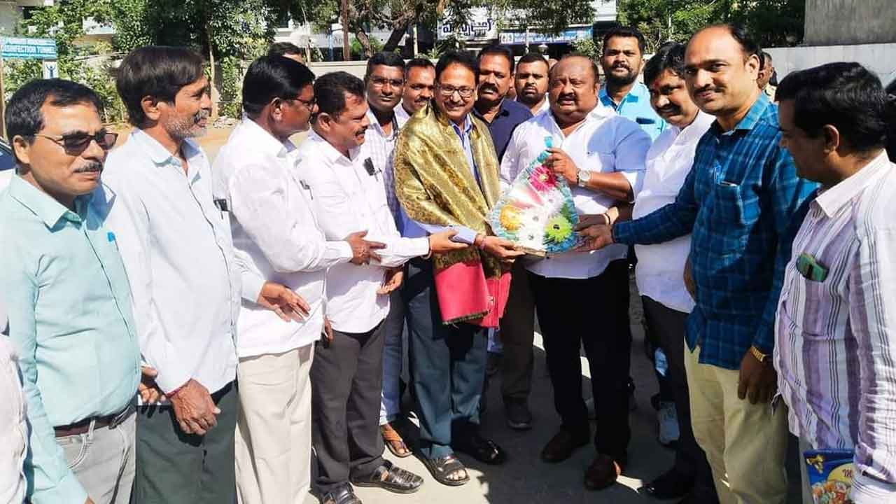 సంఘటితంతోనే సమస్యలు పరిష్కారం : మంత్రి గంగుల కమలాకర్