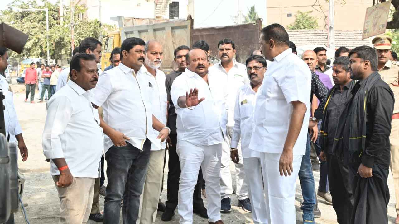 సుందరంగా ముస్తాబవుతున్న కరీంనగర్‌ : మంత్రి గంగుల