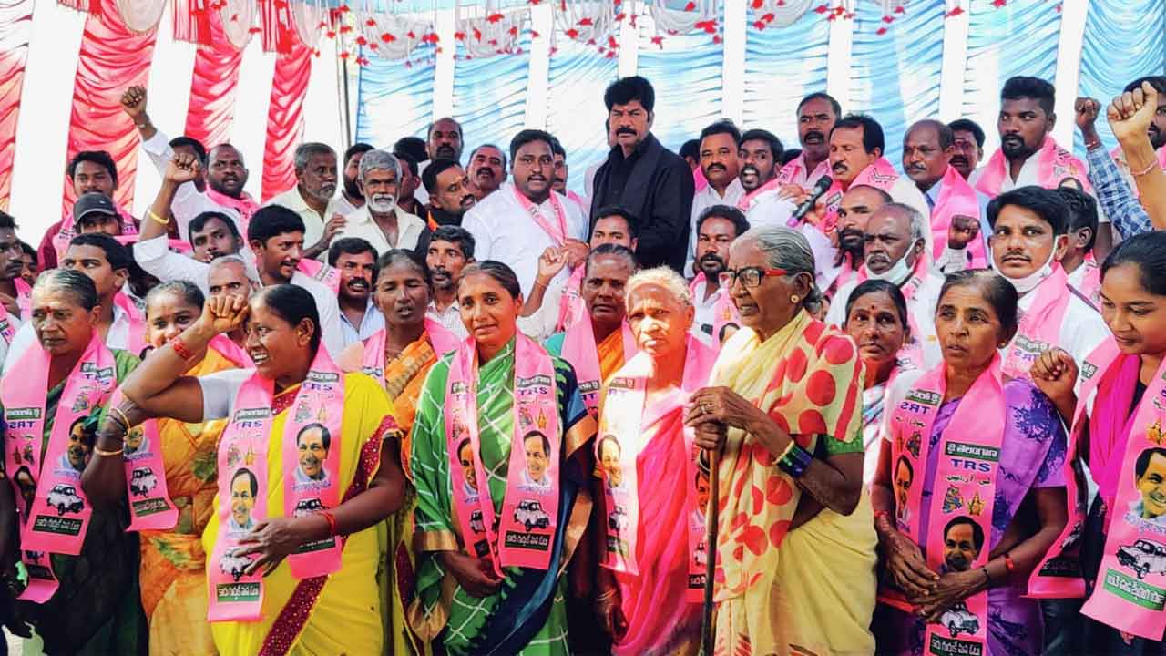 కార్యకర్తలను కంటికి రెప్పలా కాపాడుకుంటాం : ఎమ్మెల్యే బానోత్ శంకర్‌నాయక్‌