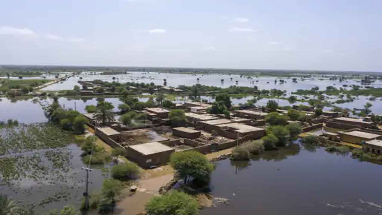 Floods @ Pakistan | పాకిస్తాన్‌లో భారీ వరదలు.. చిక్కుకుపోయిన 80 లక్షల మంది