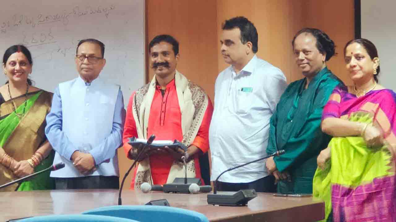 సూర్యాపేట వాసికి ఉస్తాద్ బిస్మిల్లాఖాన్ యువ పురస్కారం