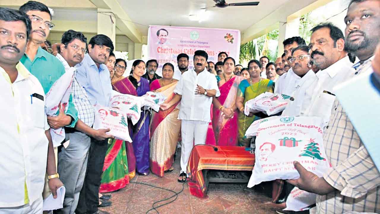 పండుగలను సంతోషంగా జరుపుకోవాలి