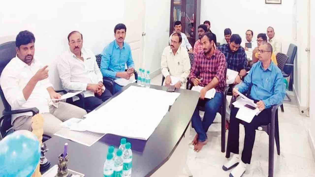 సింగరేణి భూముల అప్పగింతలో వేగం పెంచాలి