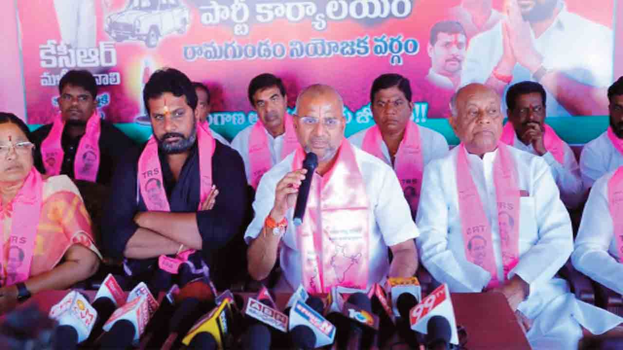 పచ్చని తెలంగాణలో చిచ్చు పెట్టేందుకు కేంద్రం కుట్ర