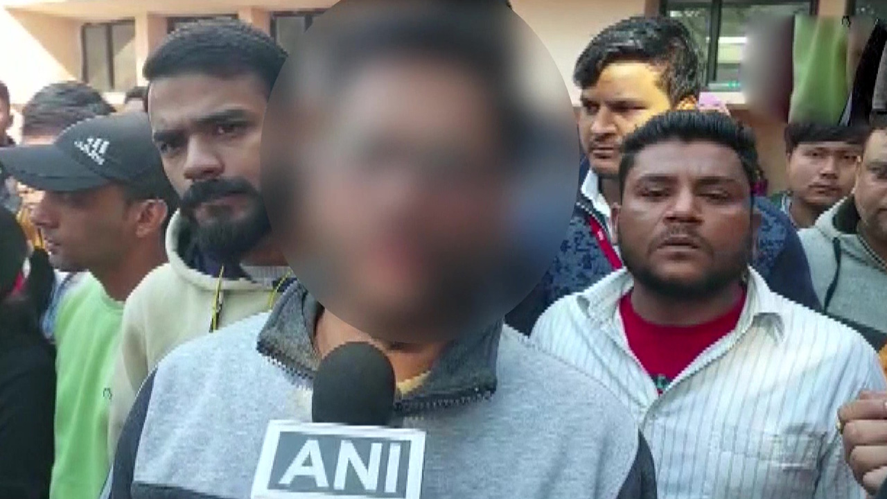 నా బిడ్డ రెండు కండ్లలో యాసిడ్‌ పడింది.. ఢిల్లీ యాసిడ్‌ దాడి బాధితురాలి తండ్రి