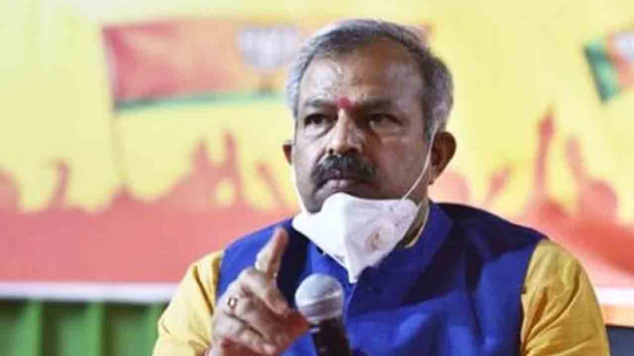 ఢిల్లీ బీజేపీ చీఫ్‌ పదవికి ఆదేశ్‌ గుప్తా రాజీనామా