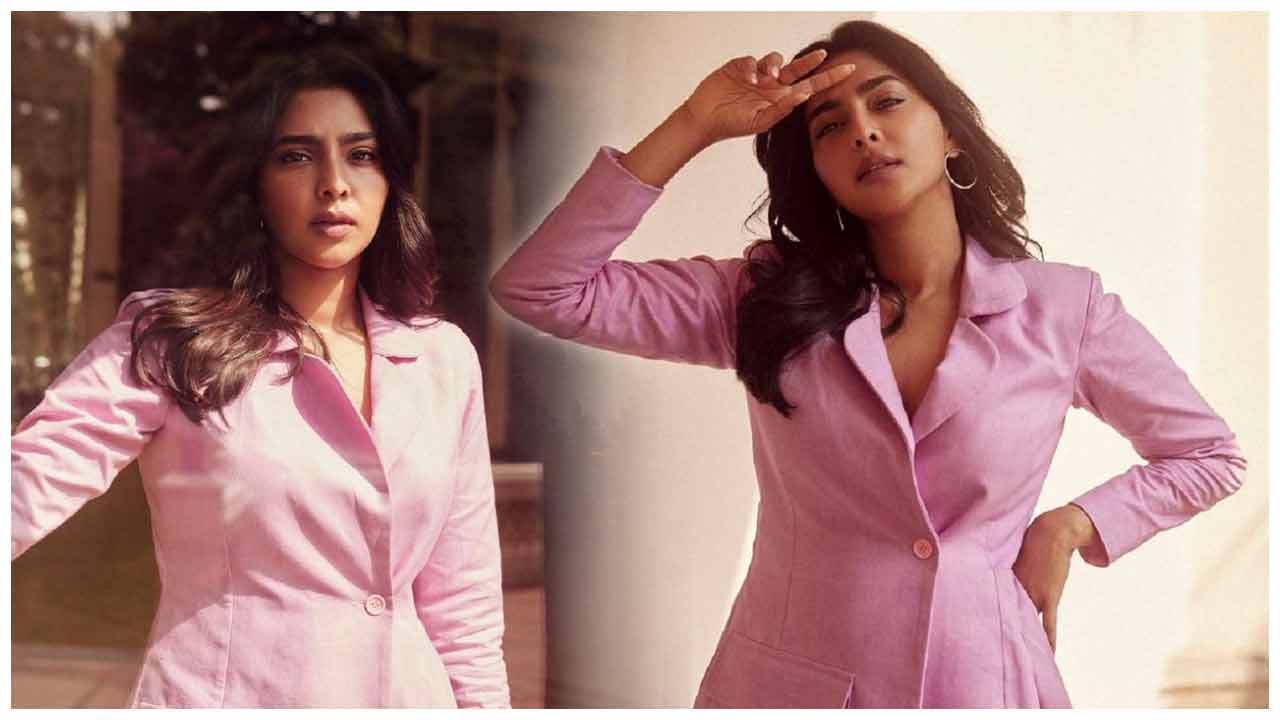 Aishwarya Lekshmi | మినీ టాప్‌లో మెస్మ‌రైజ్ చేస్తున్న ఐశ్వర్య లక్ష్మి..