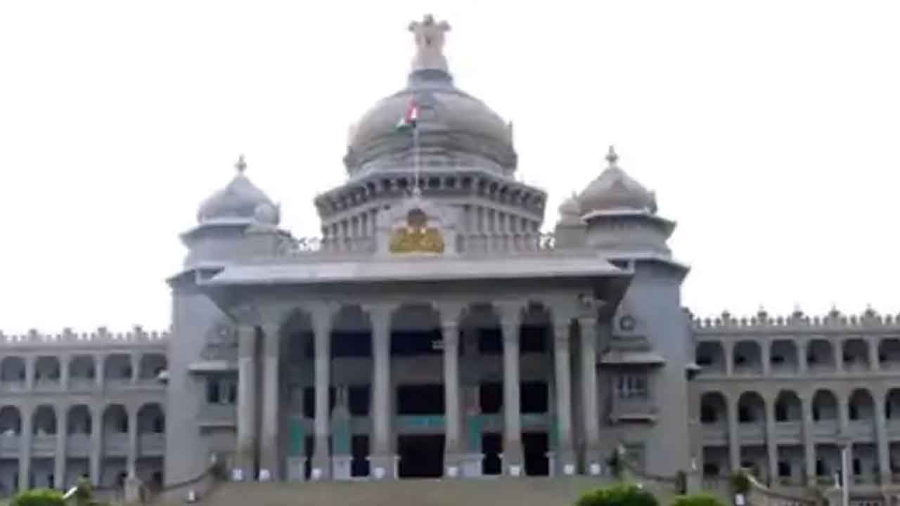 Belgaum Assembly | రేపటి నుంచి బెళగాంలో అసెంబ్లీ సమావేశాలు.. పెద్ద ఎత్తున మోహరించిన భద్రతా బలగాలు