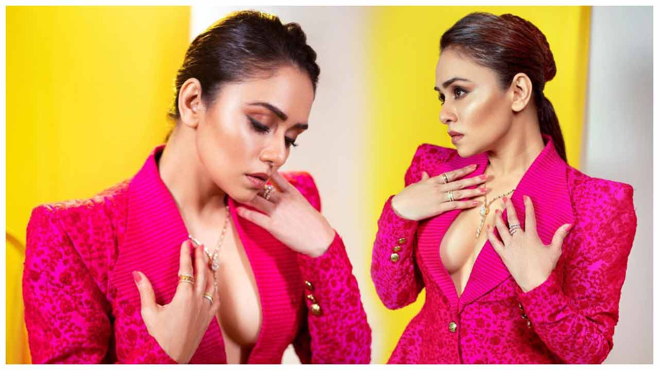 Amruta Khanvilkar | అమృతా ఖాన్విల్కర్ అందాలు అదరహో..