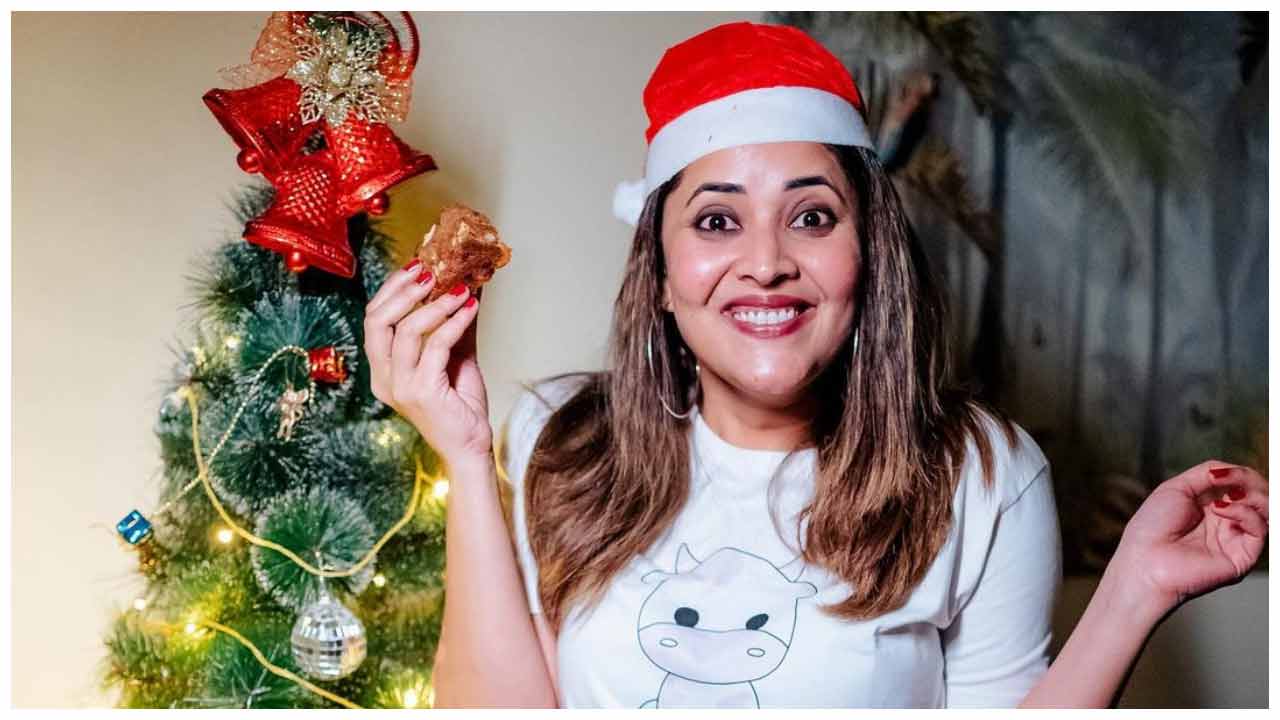 Anasuya Bharadwaj | క్రిస్మస్ వేడుకల్లో అనసూయ సంద‌డి..