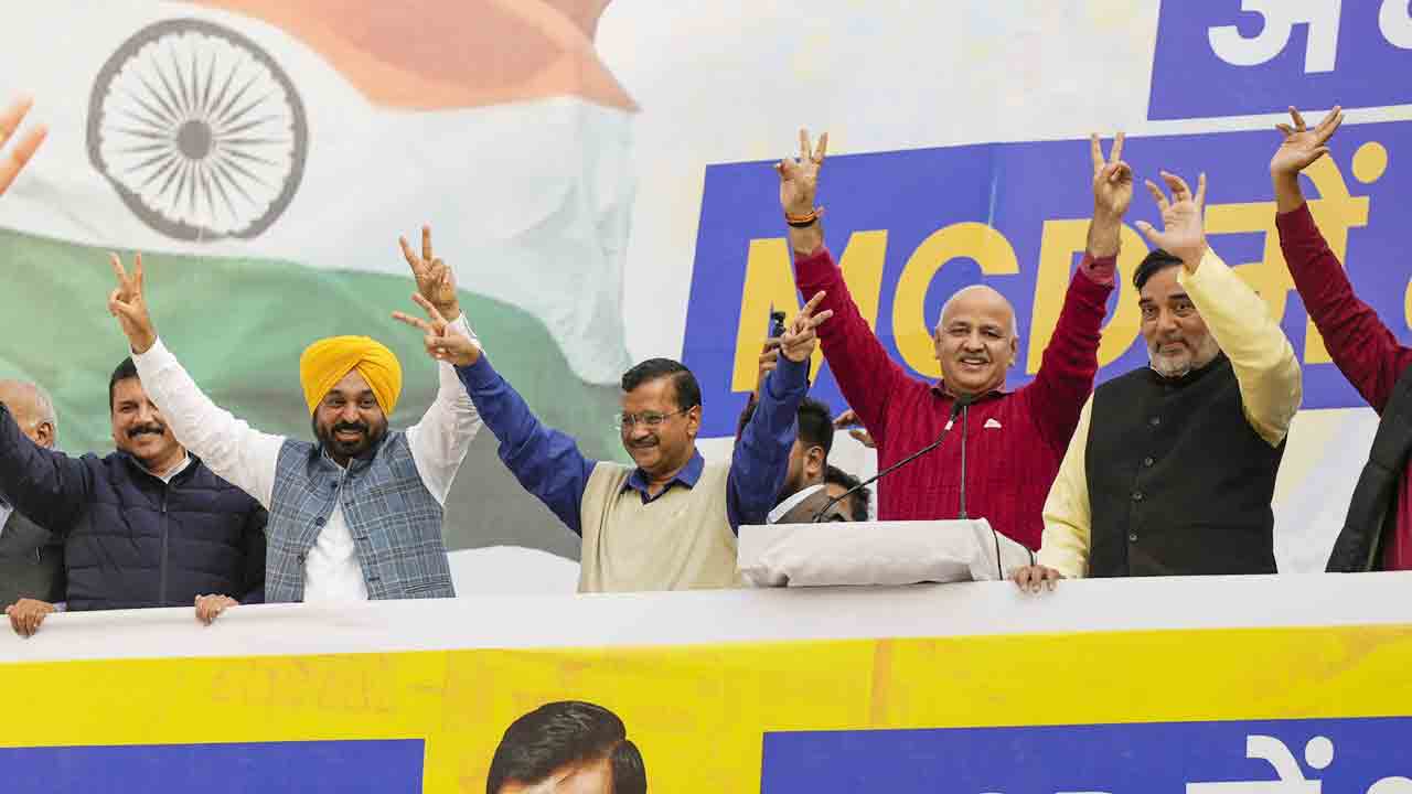 ఢిల్లీలో బీజేపీకి భంగపాటు.. మున్సిపల్‌ కార్పొరేషన్‌ను ఊడ్చేసిన ఆప్‌