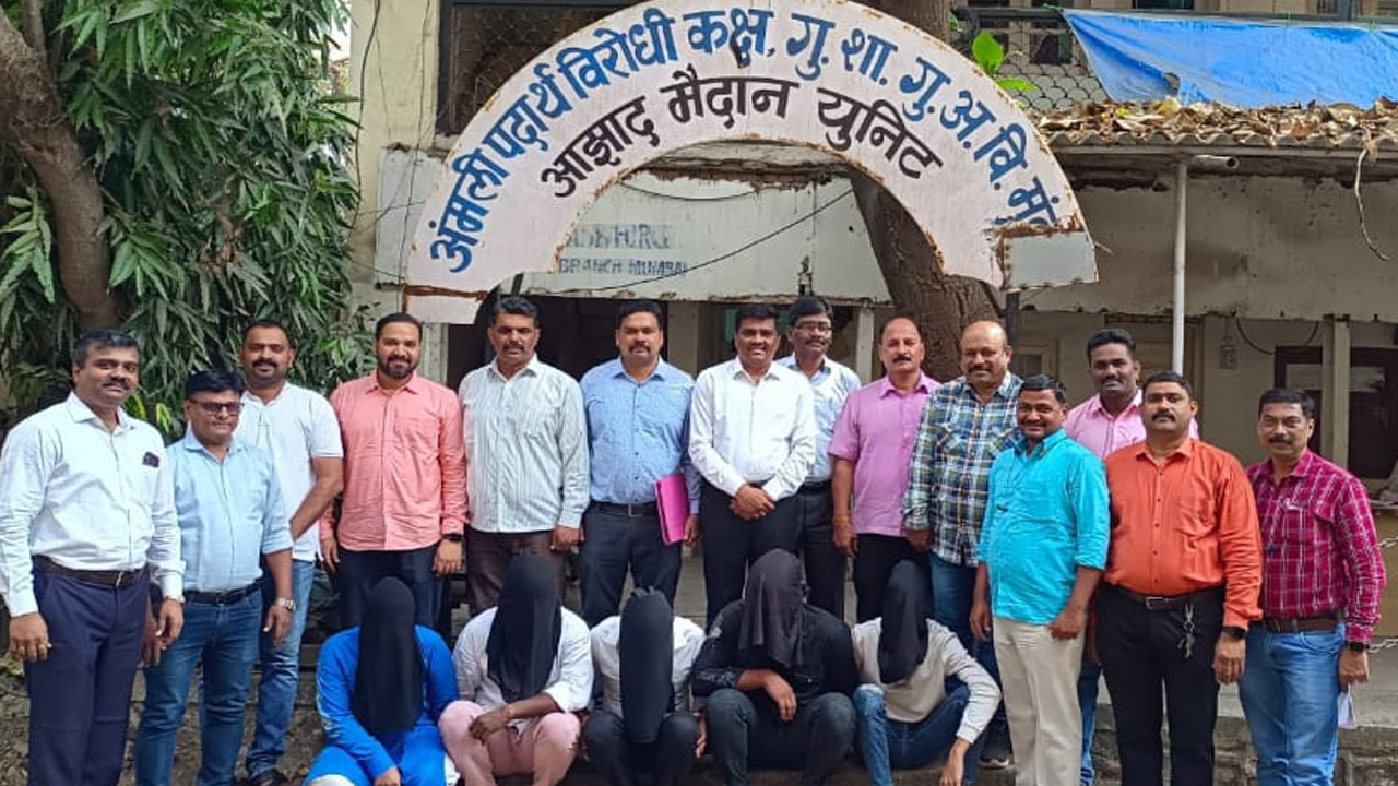 దగ్గు మందు సీసాల్లో మత్తు మందు సప్లయ్‌.. ఐదుగురు నిందితులు అరెస్ట్‌