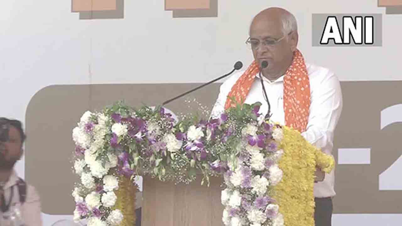 గుజరాత్‌లో కొలువుదీరిన ప్రభుత్వం.. రెండోసారి సీఎంగా ప్రమాణం చేసిన భూపేంద్ర పటేల్‌