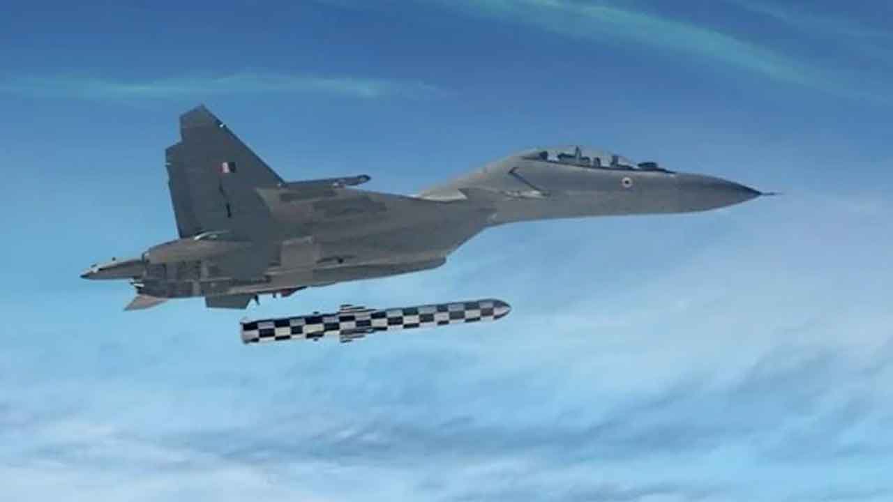 Brahmos missile | బ్రహ్మోస్‌ క్షిపణి ఎక్స్‌టెండెడ్‌ రేంజ్‌ వెర్షన్‌.. విజయవంతంగా సుఖోయ్‌ ఫైటర్‌ నుంచి ప్రయోగం