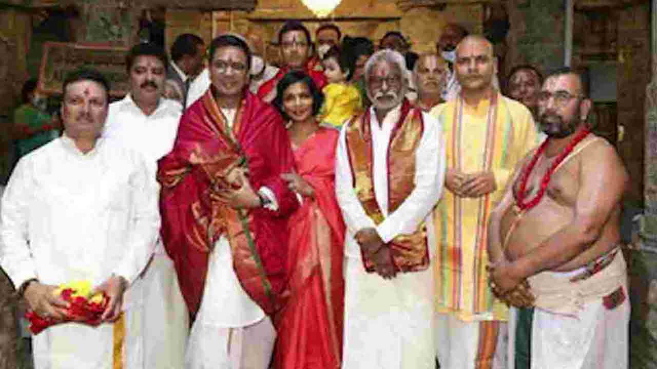 తిరుమల శ్రీవారిని దర్శించుకున్న సీజేఐ జస్టిస్‌ చంద్రచూడ్‌