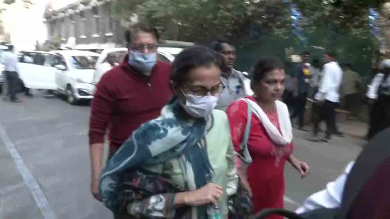 Videocon loan fraud case: సీబీఐ కోర్టుకు కొచ్చర్ దంపతులు, వీడియోకాన్ చైర్మన్