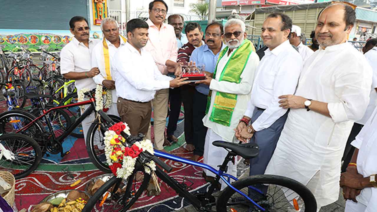 TTD News | టీటీడీకి చెన్నై మురుగప్ప గ్రూప్‌ 50 సైకిళ్లు విరాళం