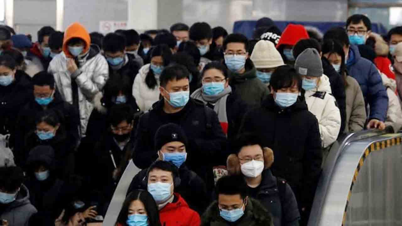 చైనాలో విజృంభిస్తున్న కరోనా.. మరో మూడు నెలలు గరిష్ఠ స్థాయిలో కేసులు