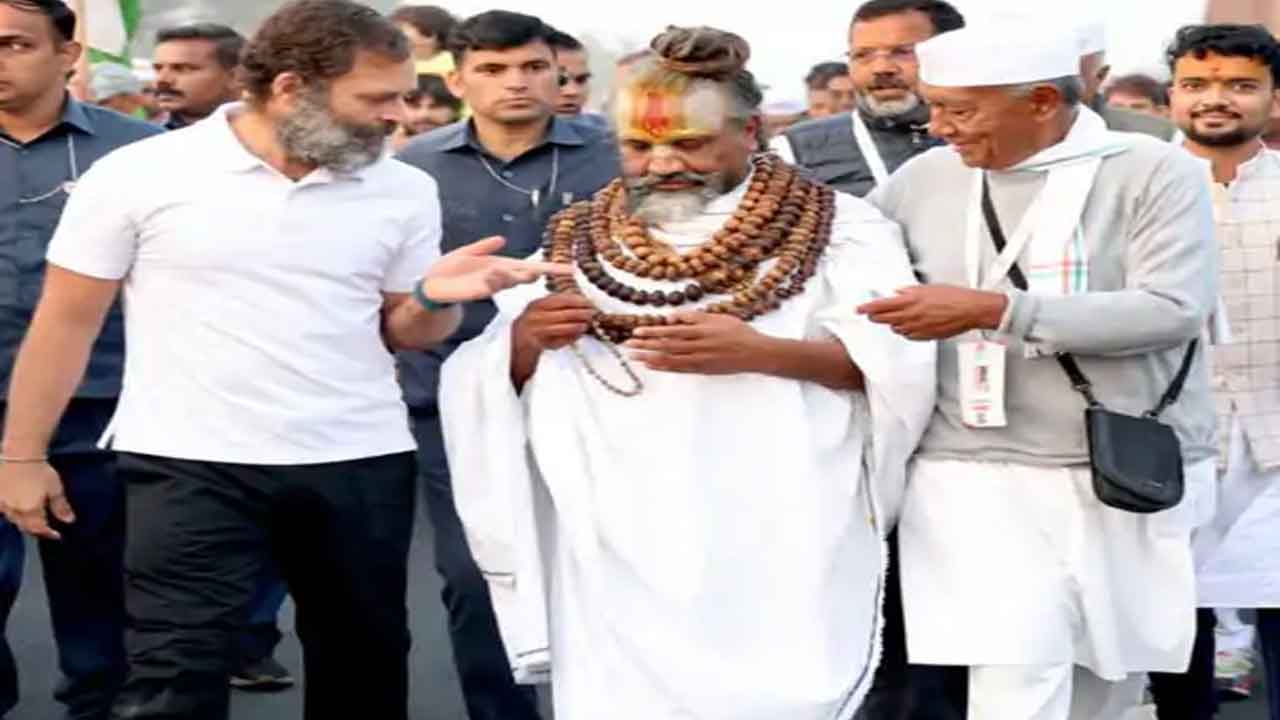 Computer baba @ Jodo yatra | రాహుల్‌ యాత్రలో పదం కలిపిన కంప్యూటర్‌ బాబా