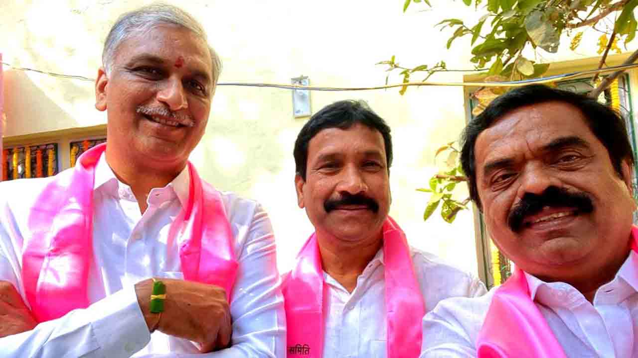 గులాబీమయమైన ఢిల్లీలోని సర్దార్‌పటేల్‌ రోడ్‌.. బీఆర్‌ఎస్‌ నేతల సందడి