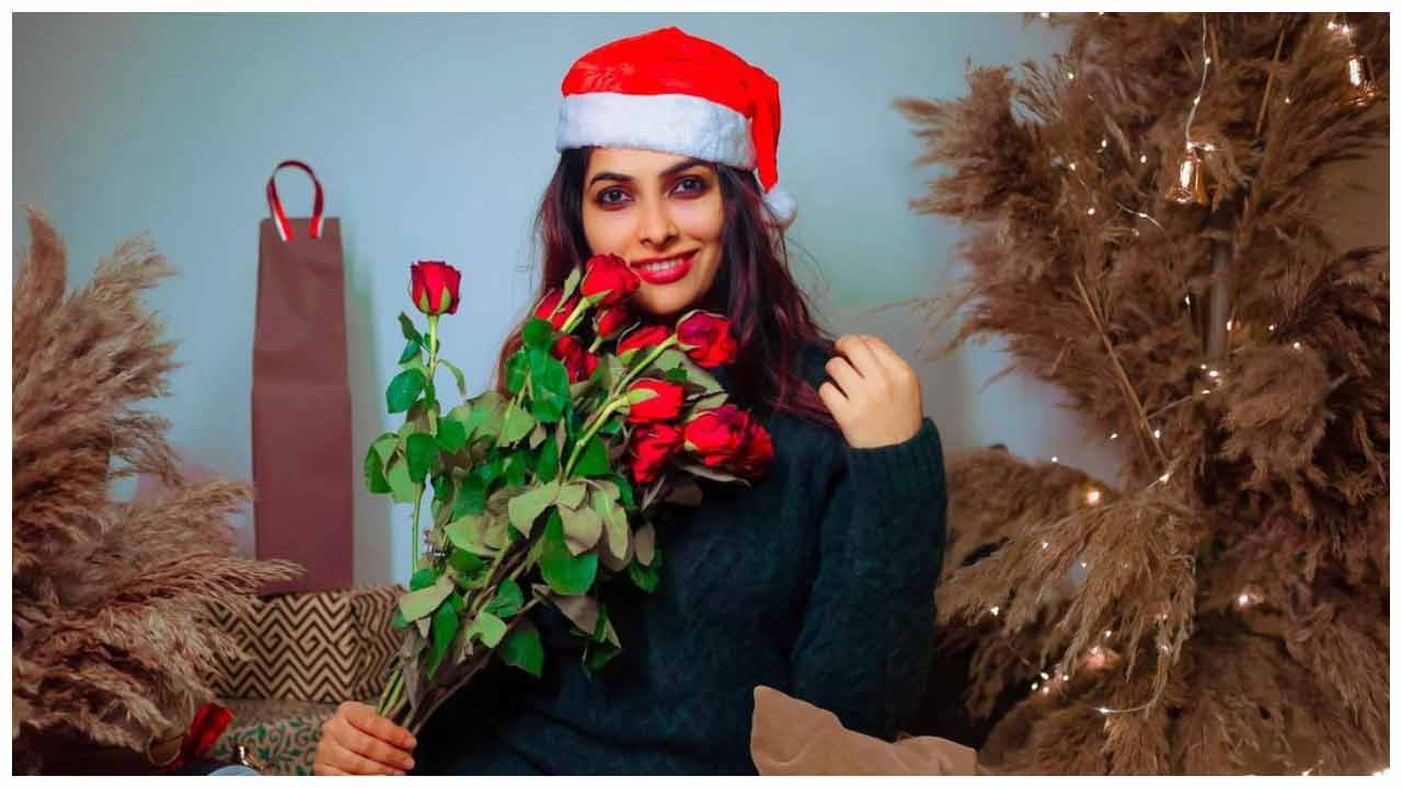 Divi Vadthya | చిరునవ్వుతో అలరిస్తున్న దివి వాద్త్యా..