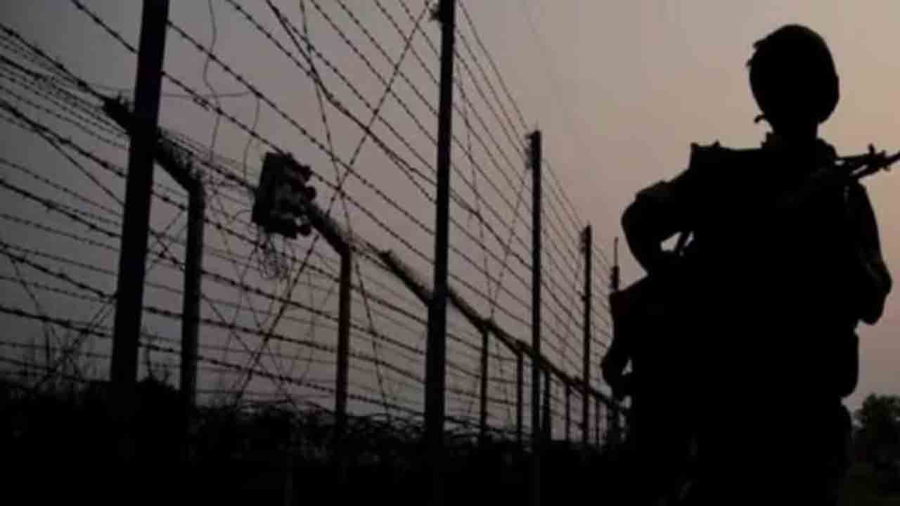 పాక్‌ డ్రోన్‌ను కూల్చిన బీఎస్‌ఎఫ్‌..!