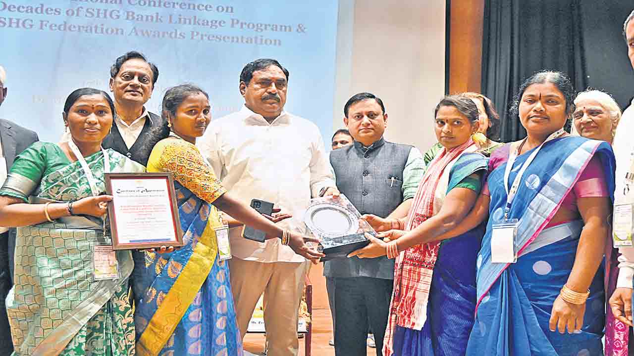 ప్రతి మండలంలో మహిళా వేదికలు