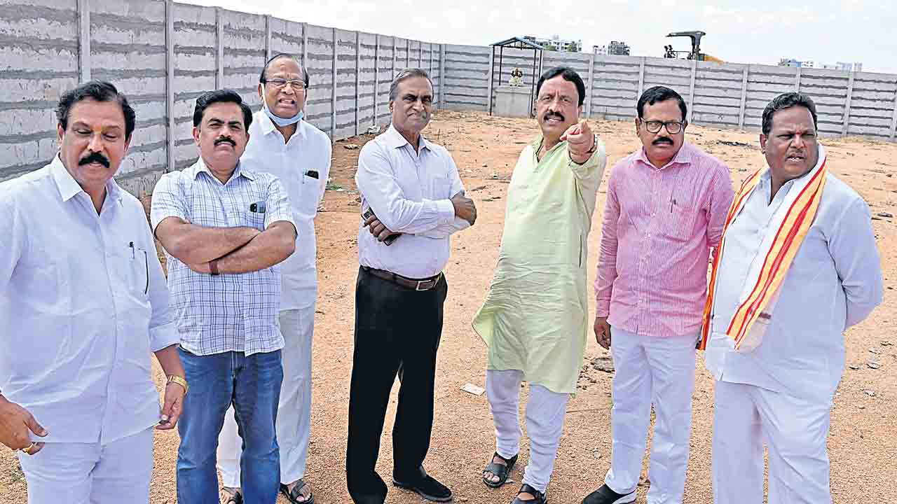 బీసీల ఆత్మగౌరవ భవనాలు విప్లవాత్మకం